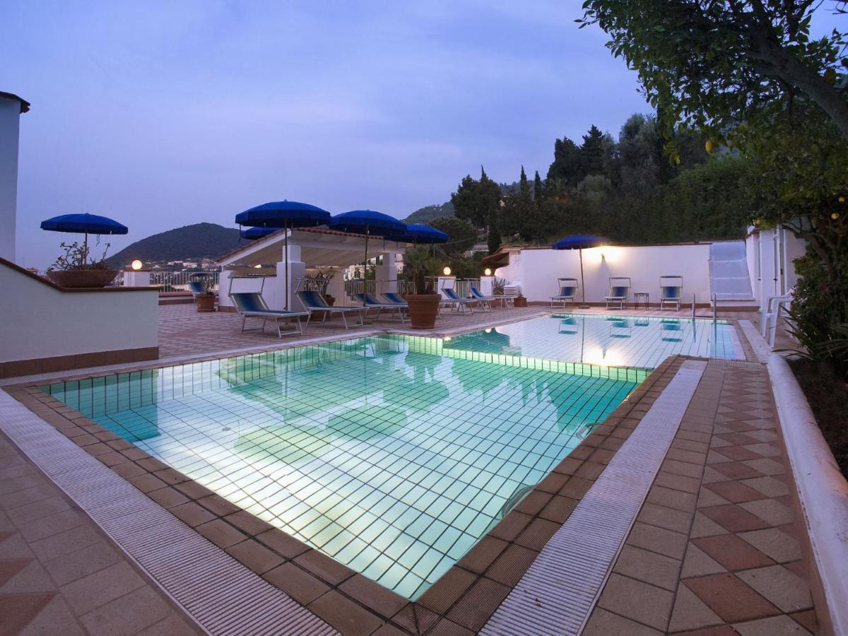 Hotel Villa D'Orta Isquia Exterior foto